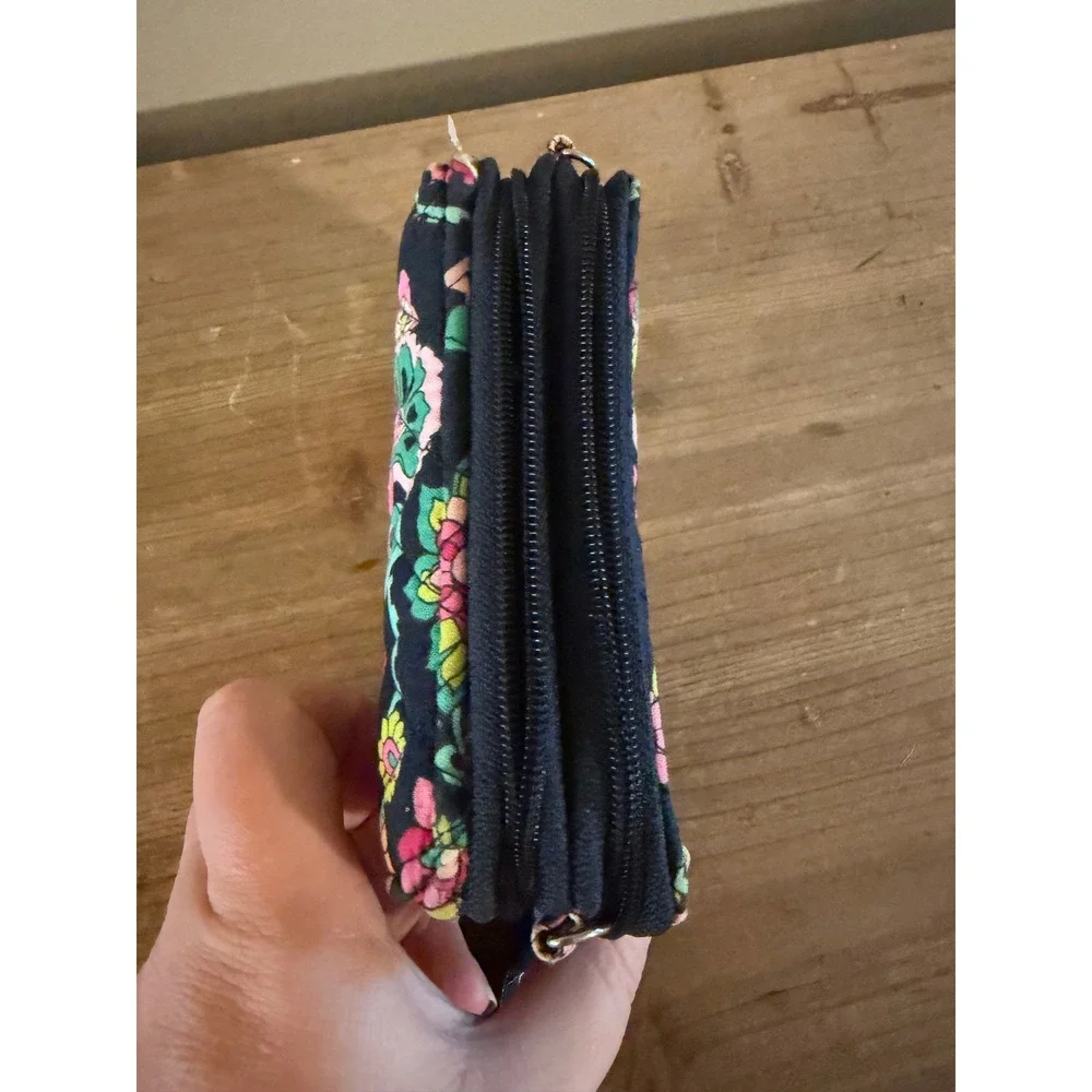 Vera Bradley Navy Floral Paisley Quilted Cotton Zip Around Wallet Organizer
